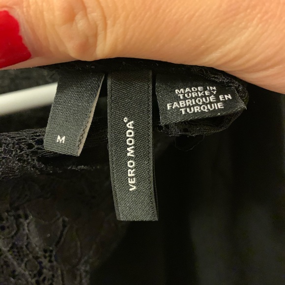 Vero Moda Lace top - Picture 2 of 2
